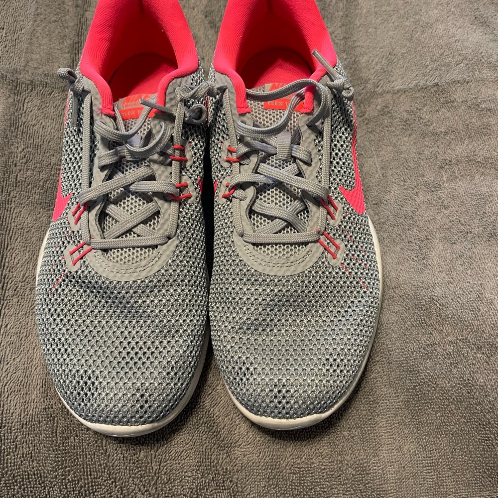 Hot Pink/Silver Nike’s Size 9
